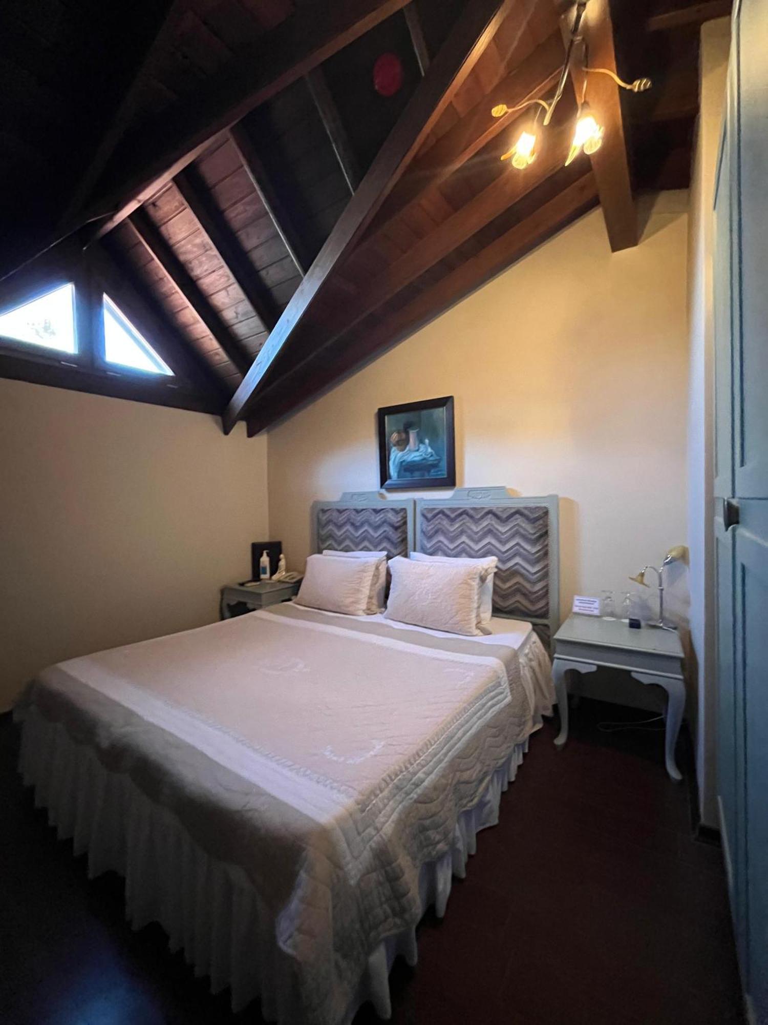 Griffon Hotel Yenifoca Екстериор снимка